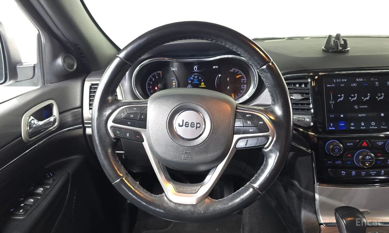 Jeep Grand cherokee ПОДГРЕВ* ОБДУХВАНЕ* ПАНОРАМА* КАМЕРА* , снимка 8 - Автомобили и джипове - 56126168