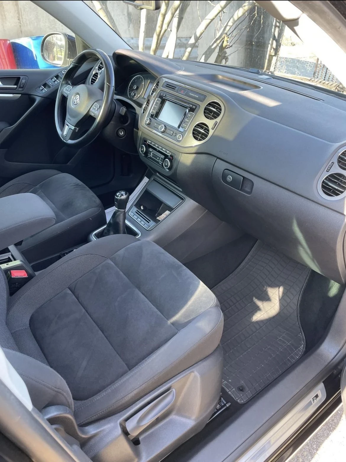 VW Tiguan R-Line, снимка 5 - Автомобили и джипове - 56550869
