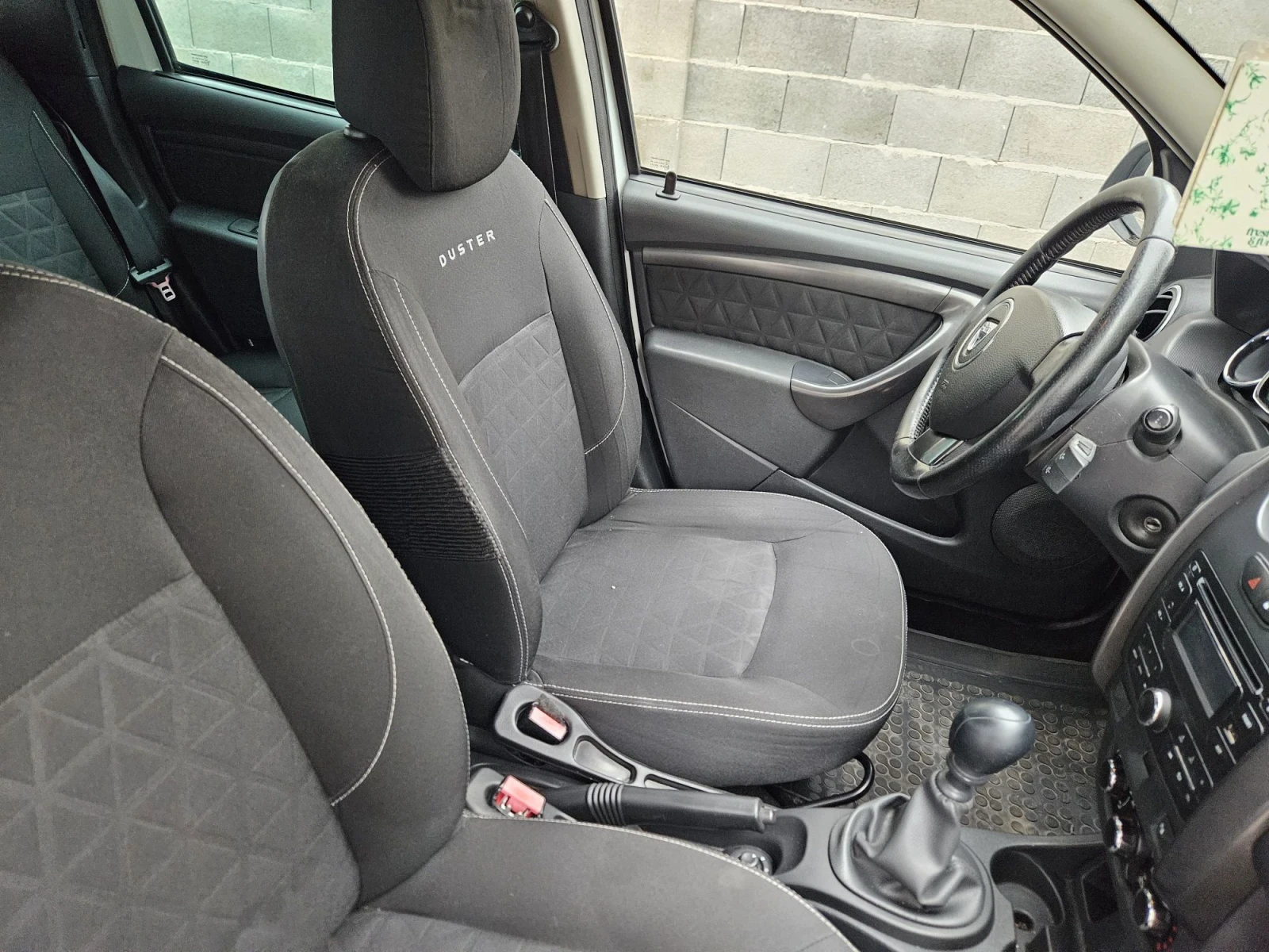 Dacia Duster, снимка 6 - Автомобили и джипове - 56638368