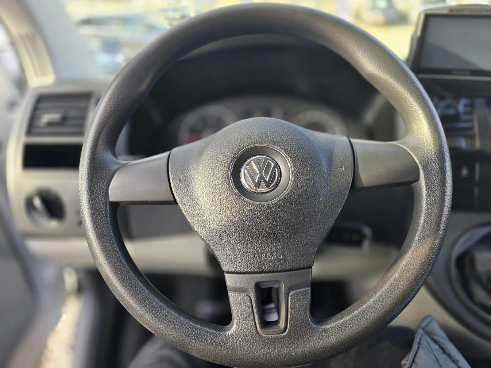 VW Transporter T-5 2.0TDI-84kc/ ПОДГРЕВ/ПЕЧКА/НАВИ/ПАРКТРОНИК, снимка 12 - Бусове и автобуси - 54059618