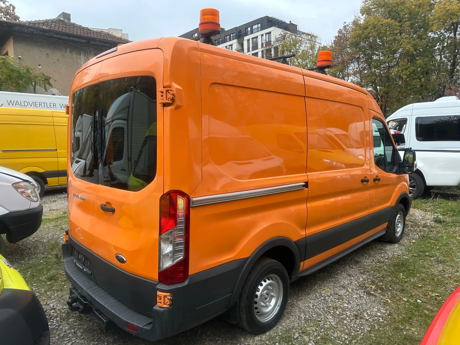 Ford Transit 2.2TDCI Климатик, снимка 5 - Бусове и автобуси - 56730327