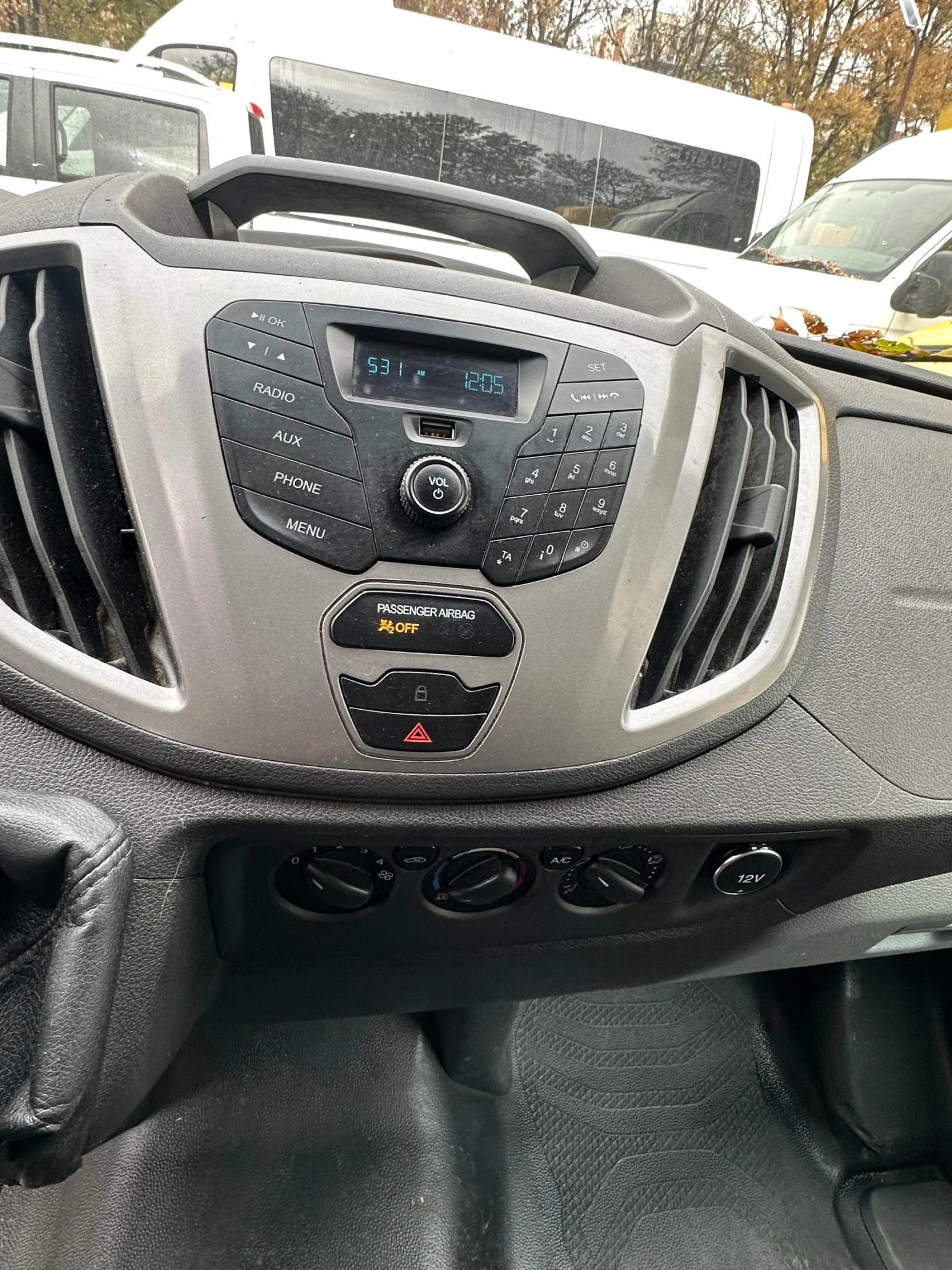 Ford Transit 2.2TDCI Климатик, снимка 9 - Бусове и автобуси - 56730327