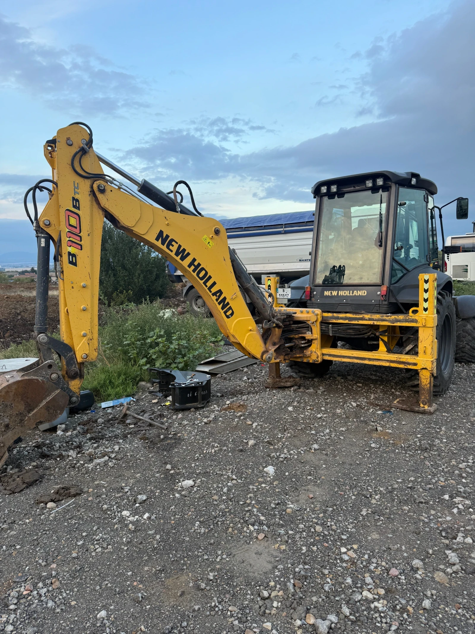 Багер New Holland, снимка 3 - Индустриална техника - 56576616
