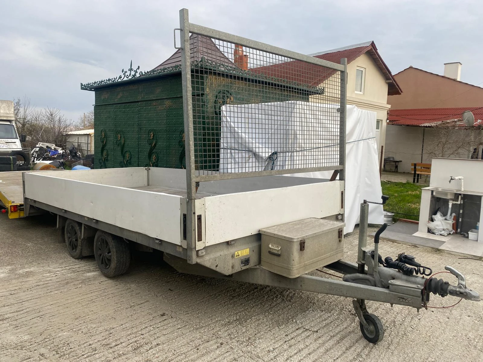 За автомобил Други Saris 2700кг 4х2м