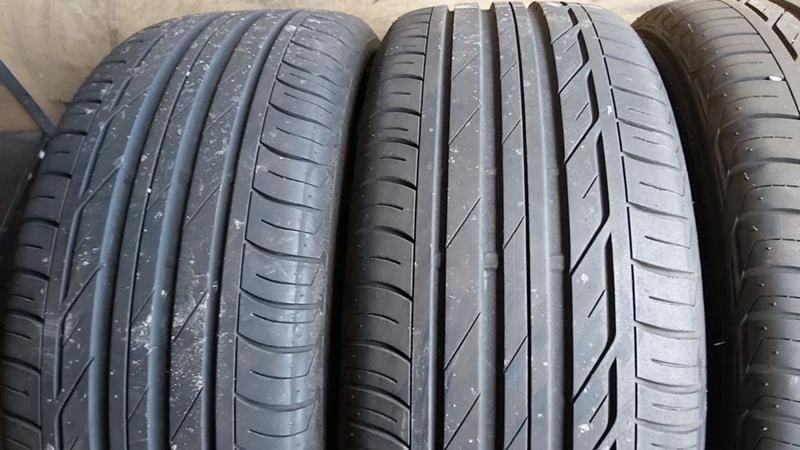 Гуми Летни 225/55R17, снимка 2 - Гуми и джанти - 27927564