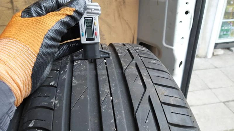 Гуми Летни 225/55R17, снимка 4 - Гуми и джанти - 27927564