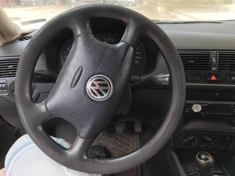 VW Golf 4, снимка 4 - Автомобили и джипове - 47200679