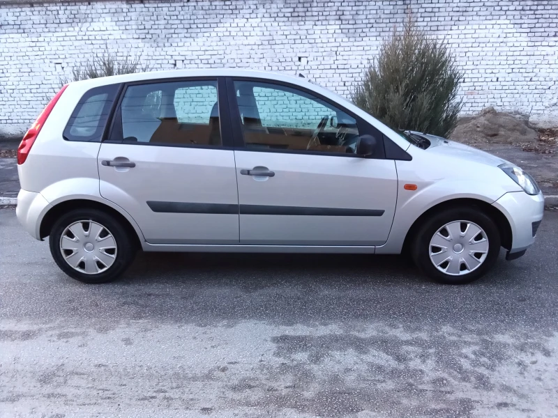 Ford Fiesta 1.3i-69kc. FACELIFT, снимка 5 - Автомобили и джипове - 49012270