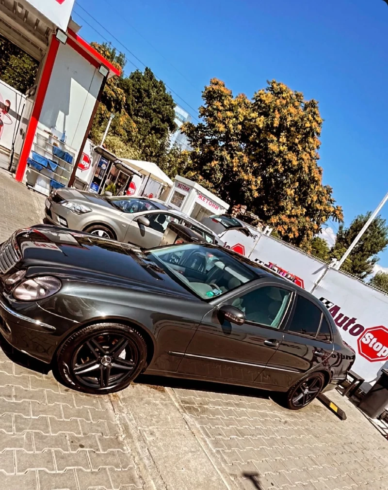 Mercedes-Benz E 500 * * 7G TRONIC* * FULL* * , снимка 2 - Автомобили и джипове - 49535673