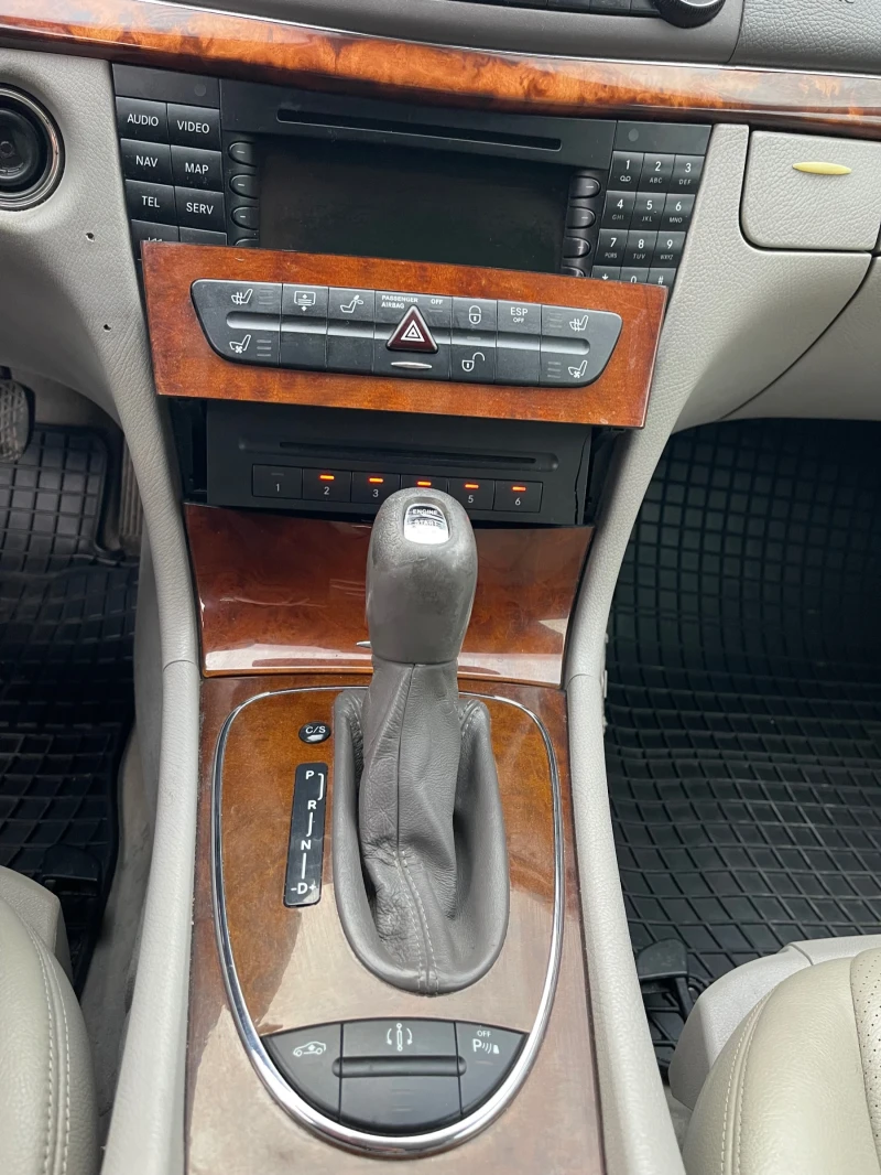 Mercedes-Benz E 500 * * 7G TRONIC* * FULL* * , снимка 12 - Автомобили и джипове - 49014010