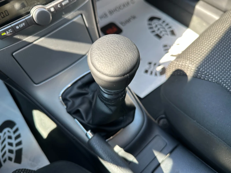 Toyota Avensis 2.2d 177 к.с., снимка 12 - Автомобили и джипове - 51065569