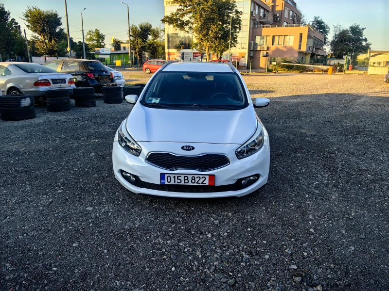 Kia Ceed 1.6 crdi 110 ks, снимка 3 - Автомобили и джипове - 51658531