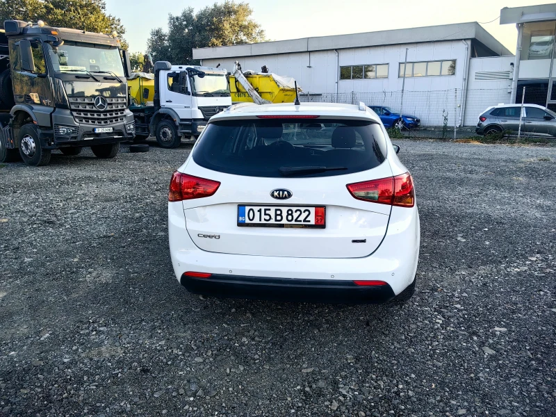 Kia Ceed 1.6 crdi 110 ks, снимка 6 - Автомобили и джипове - 51658531