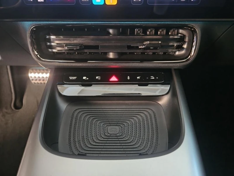 Mercedes-Benz CLA 250 + EQ* AMG* PANO* DISTR* MULTIBEAM* CAM* NIGHT* , снимка 10 - Автомобили и джипове - 52063846