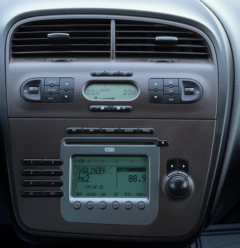 Seat Altea Freetrack 2.0TDi 4X4, снимка 15 - Автомобили и джипове - 52406363