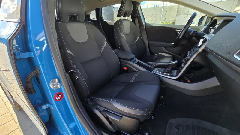 Volvo V40 2.0d 190к.с Automatic Evro 5B, снимка 14 - Автомобили и джипове - 52873224