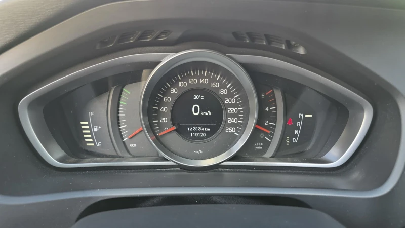 Volvo V40 2.0d 190к.с Automatic Evro 5B, снимка 11 - Автомобили и джипове - 52873224