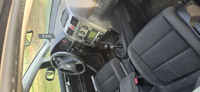 VW Touran 2.0, снимка 5 - Автомобили и джипове - 52953049