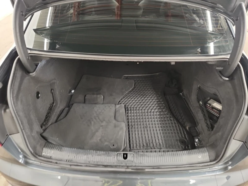 Audi A4 * PROGRESSIV * CARFAX * БЕЗ ПЪРВОНАЧАЛНА ВНОСКА, снимка 16 - Автомобили и джипове - 52957177