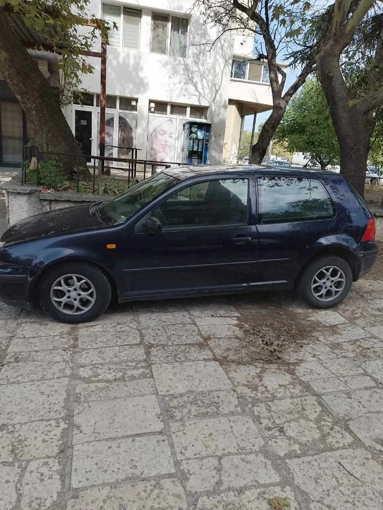 VW Golf 4, снимка 2 - Автомобили и джипове - 47200679