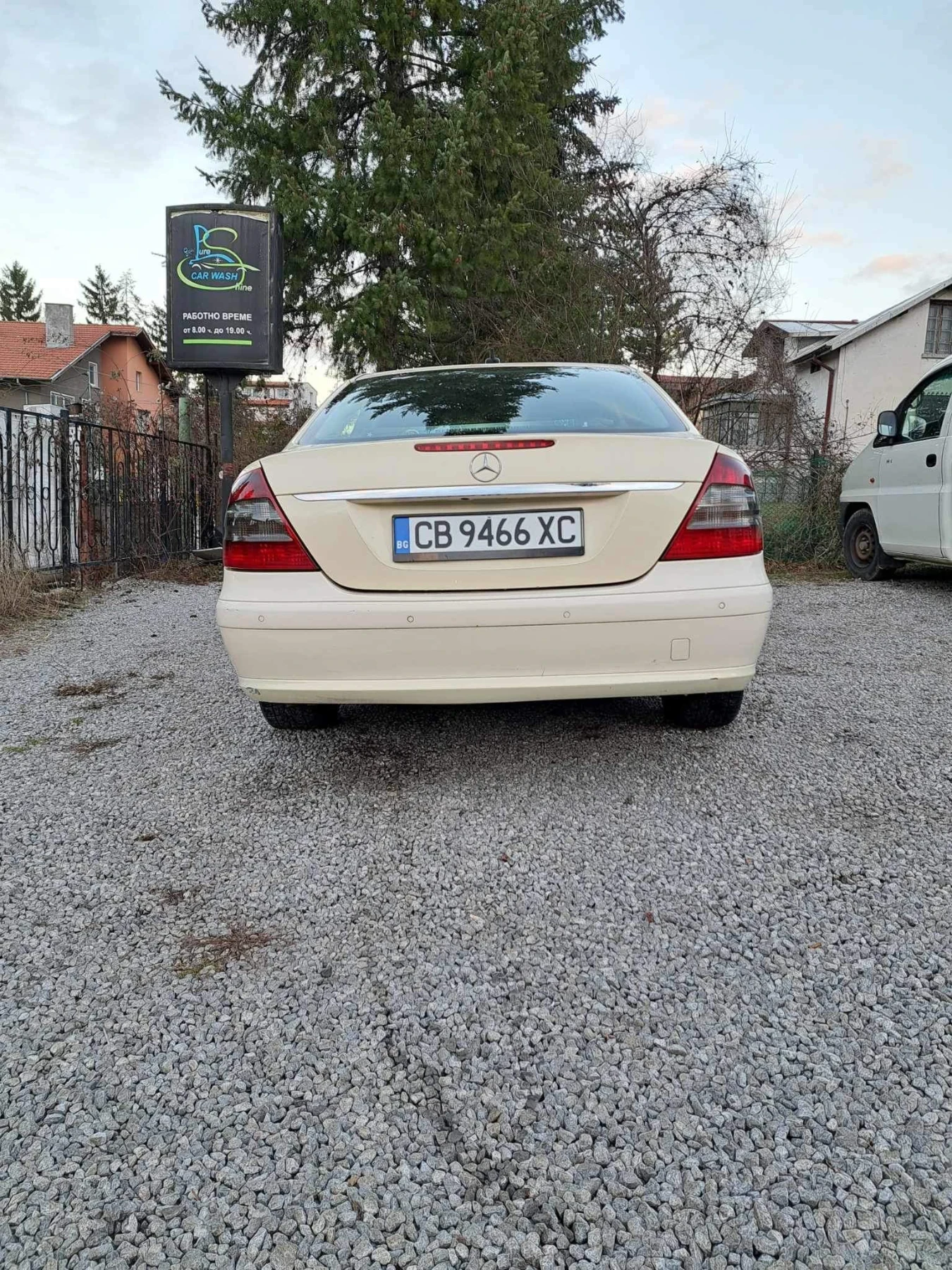 Mercedes-Benz E 200  - изображение 5