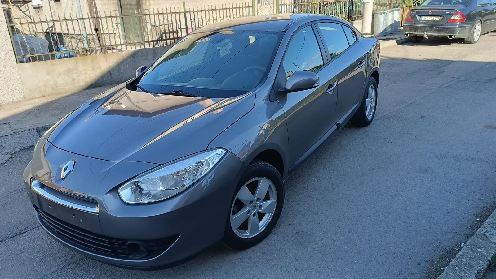 Renault Fluence 1.6 топ състояние  - изображение 3