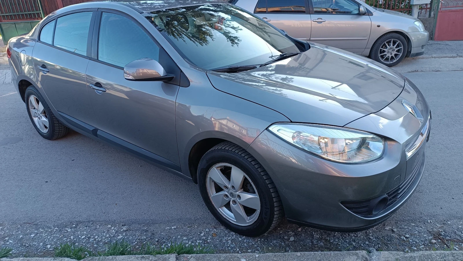 Renault Fluence 1.6 топ състояние  - изображение 10