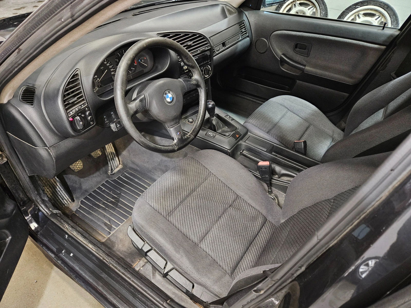 BMW 325  - изображение 8