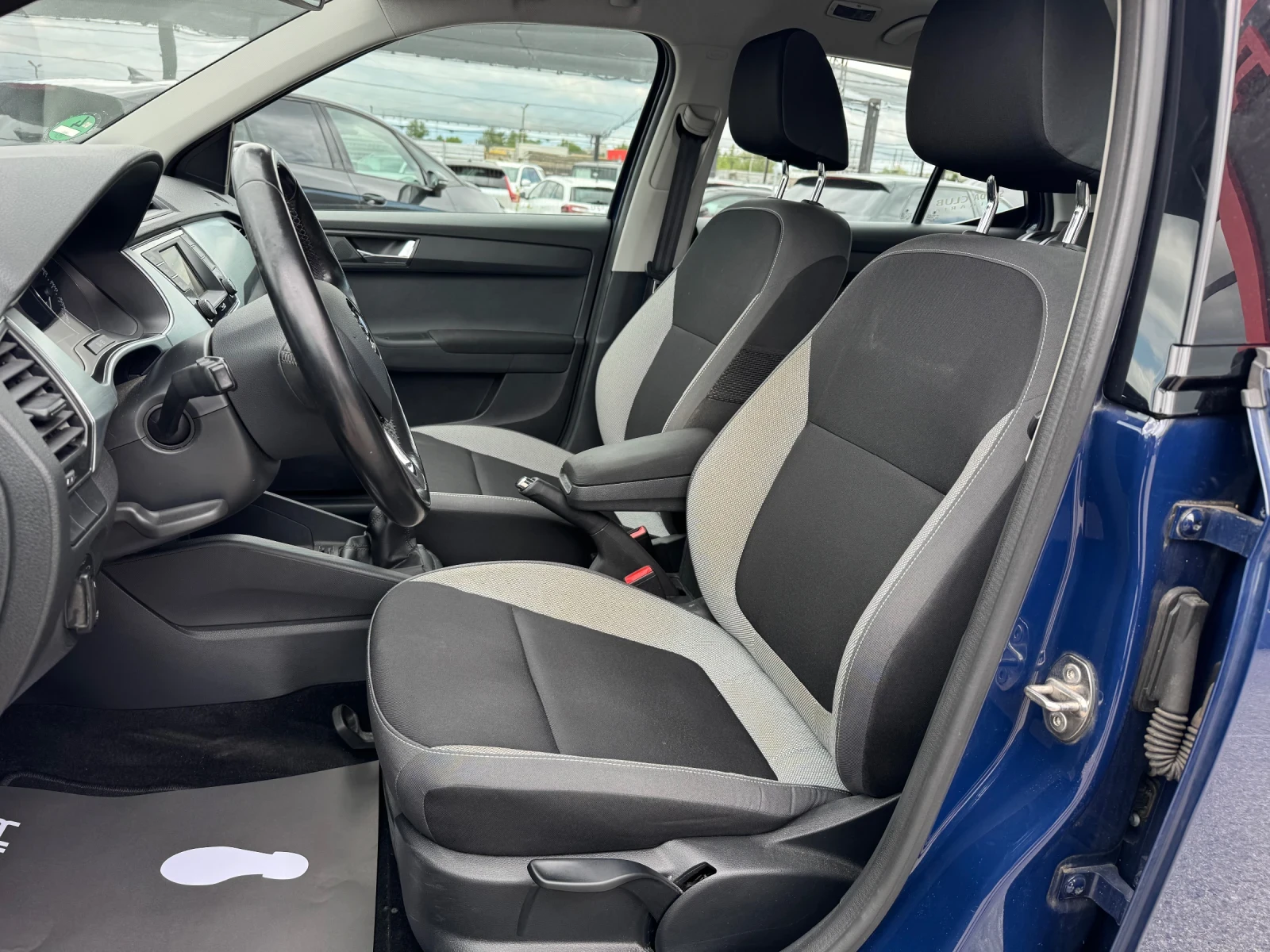 Skoda Fabia 1.4TDI-AMBITION-KEYLESS - изображение 9