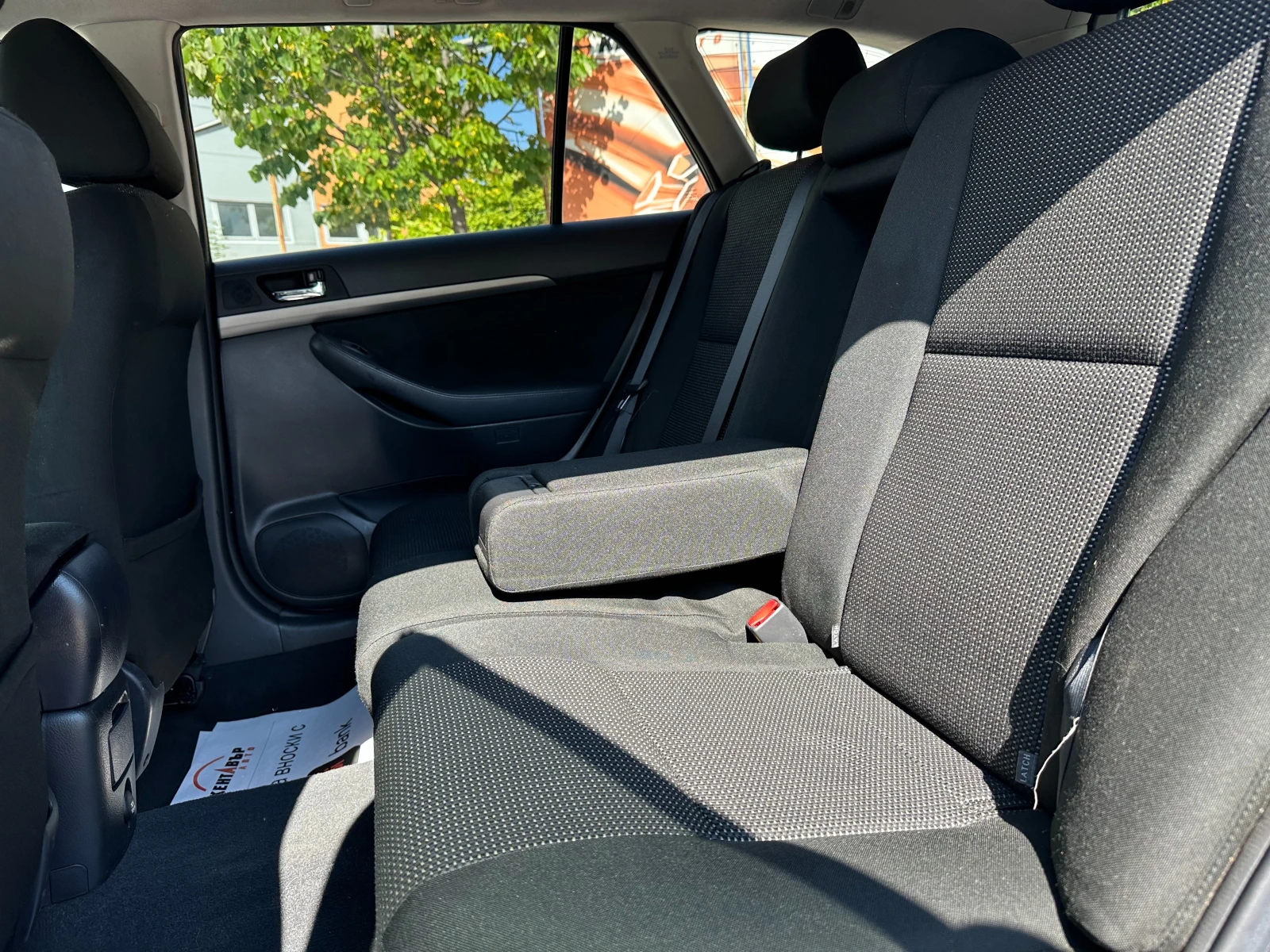 Toyota Avensis 2.2d 177 к.с. - изображение 9