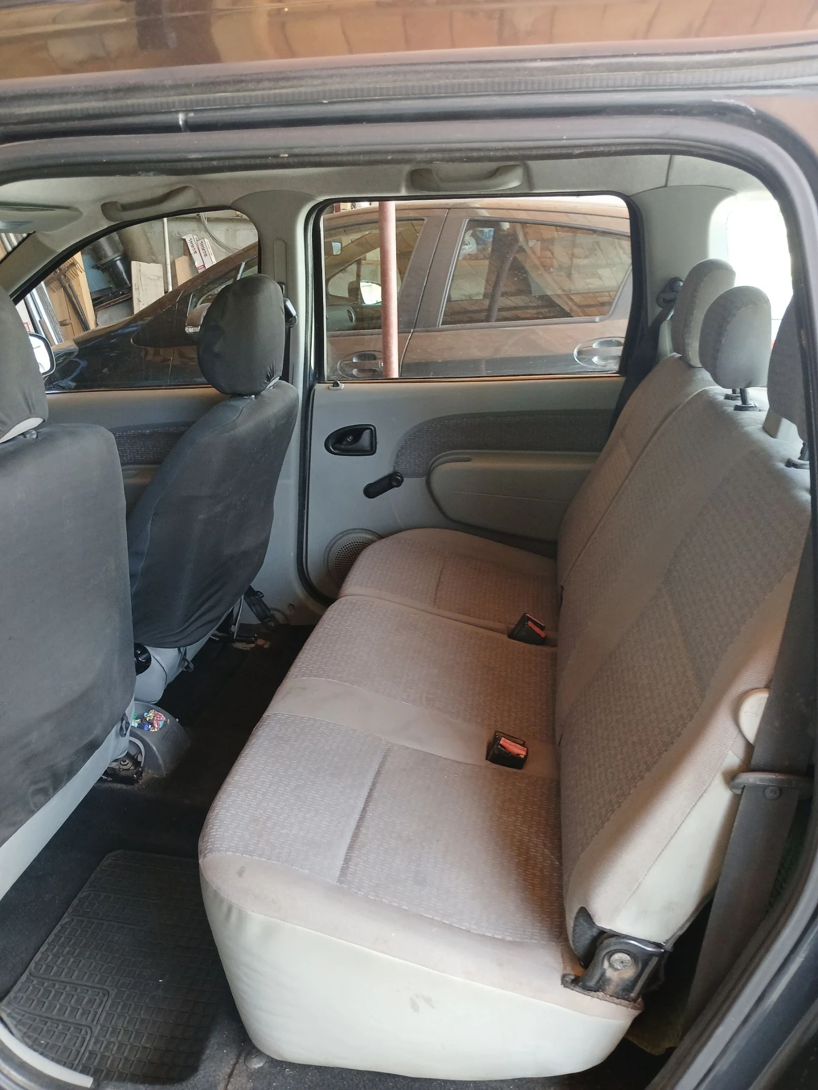 Dacia Logan 1.6 - изображение 7