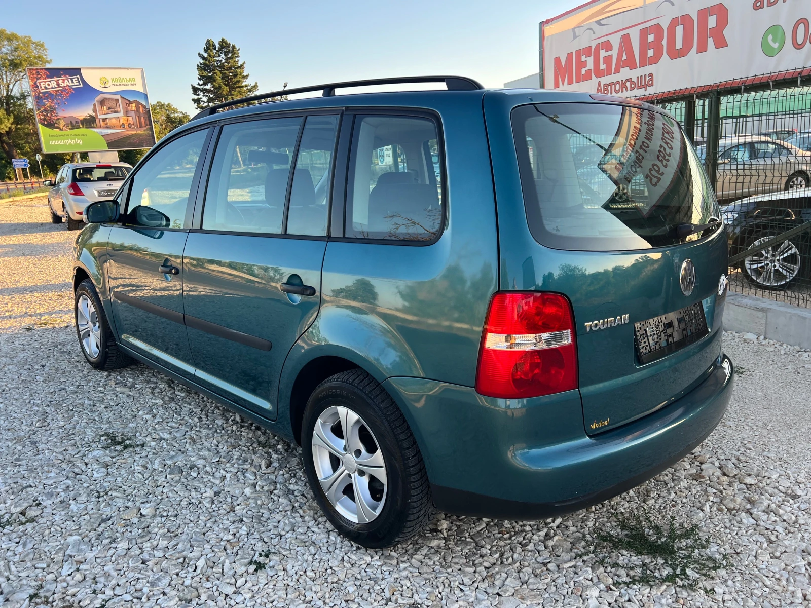 VW Touran 1.9TDi/105p.s-7 mesten - изображение 4