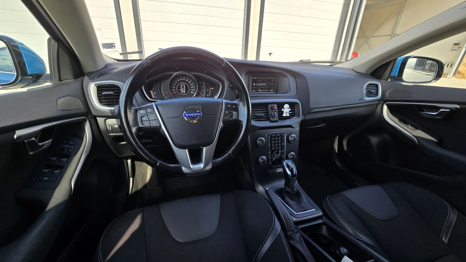 Volvo V40 2.0d 190к.с Automatic Evro 5B - изображение 10