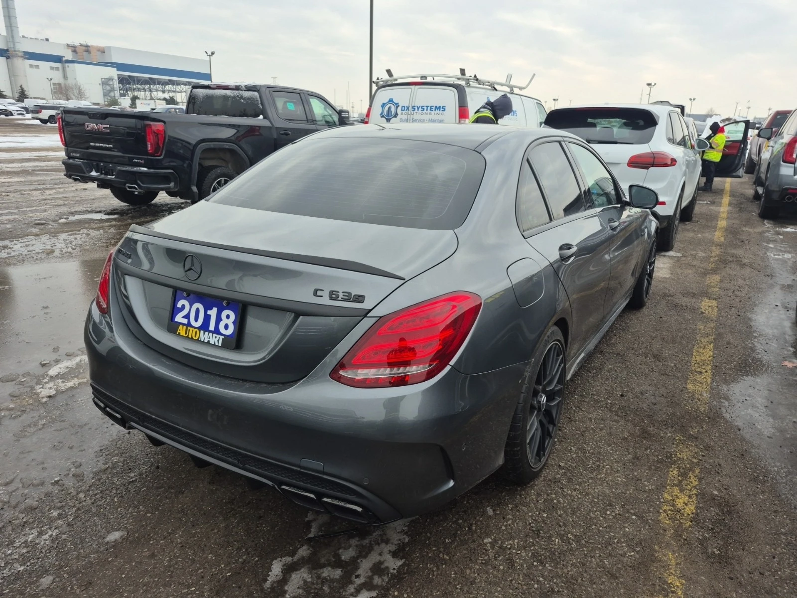 Mercedes-Benz C 63 AMG S * * CARFAX * * АВТО КРЕДИТ * * , снимка 3 - Автомобили и джипове - 53727990