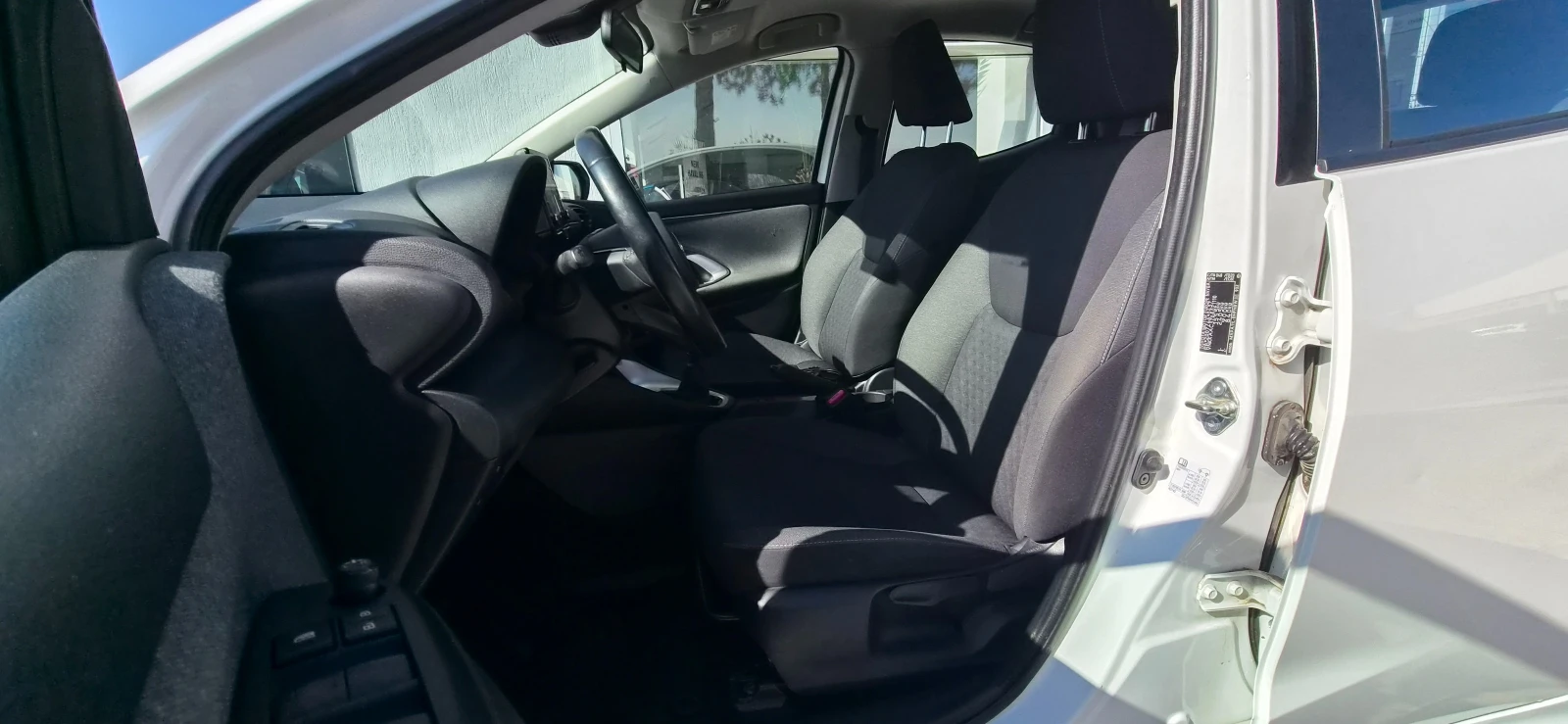 Toyota Auris ГАРАНЦИЯ 05.2031г., снимка 11 - Автомобили и джипове - 53854289