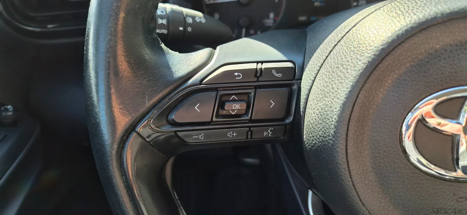 Toyota Auris ГАРАНЦИЯ 05.2031г., снимка 14 - Автомобили и джипове - 53854289