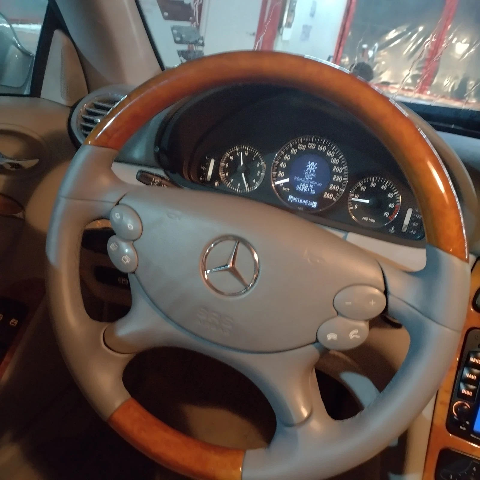 Mercedes-Benz CLK 320 v6 AGU, снимка 9 - Автомобили и джипове - 53867156