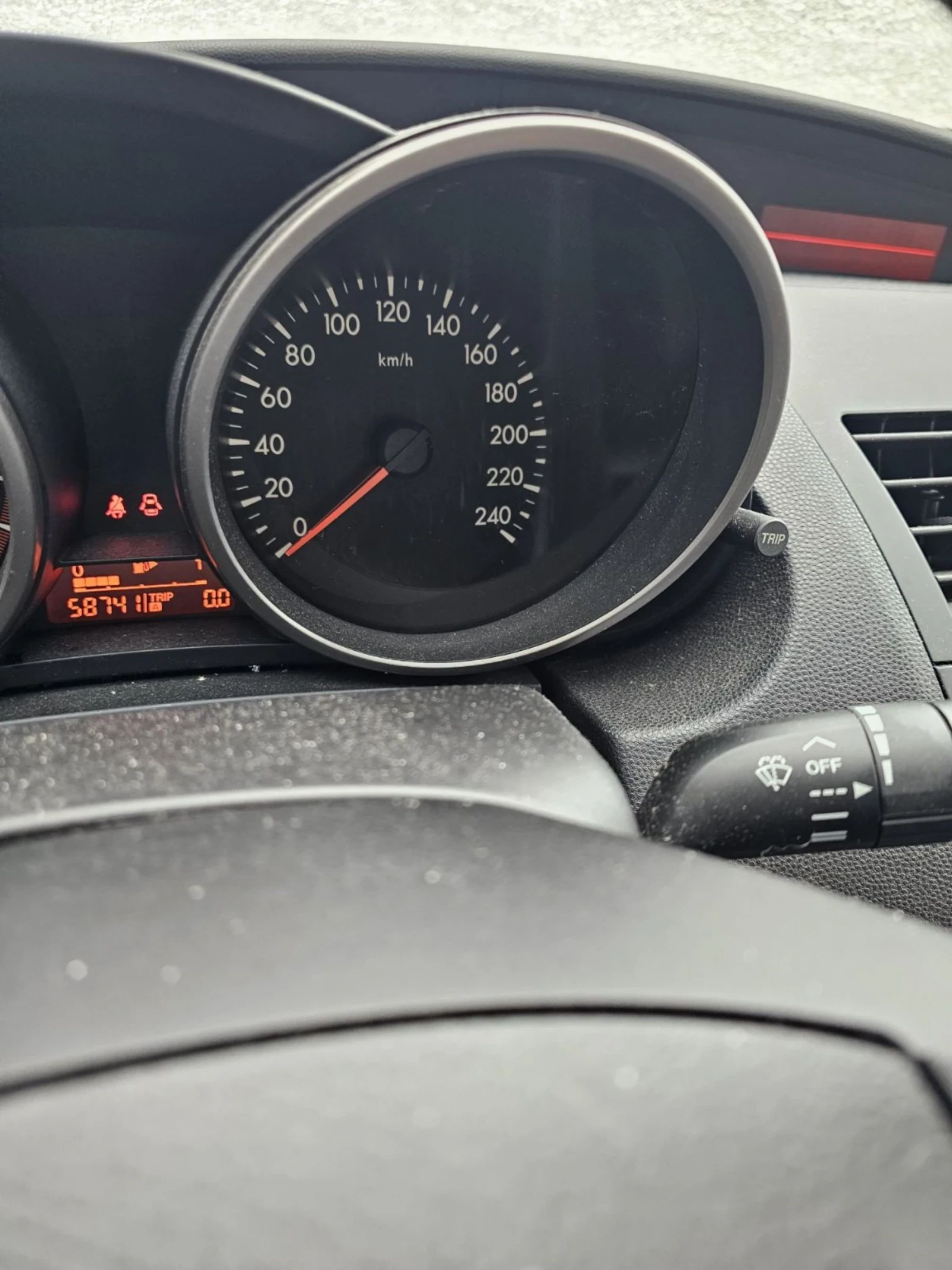 Mazda 3 1.6I, снимка 5 - Автомобили и джипове - 53913868