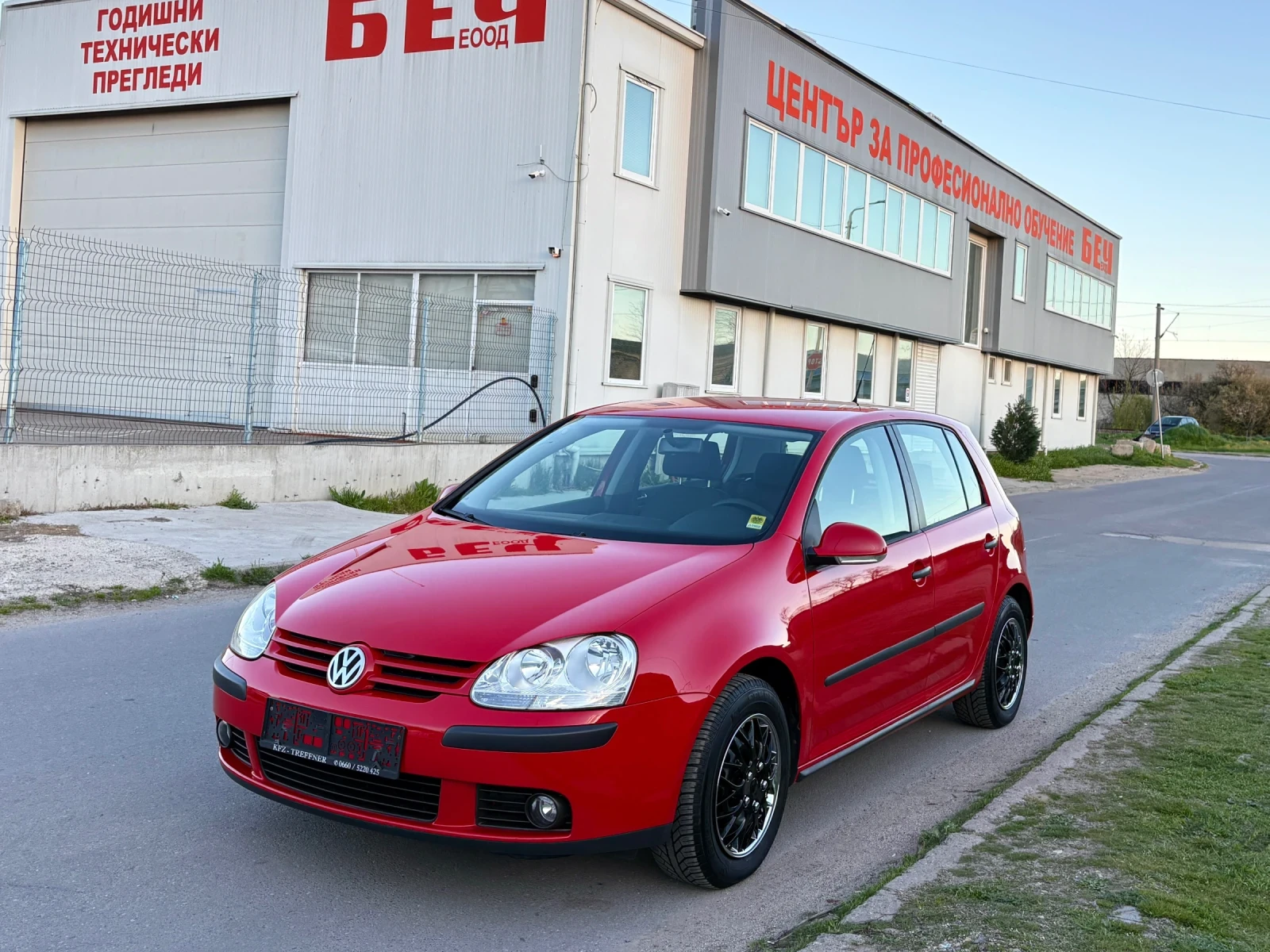 VW Golf 1.4i. Климатроник* Парктроници* 181 000км* , снимка 2 - Автомобили и джипове - 54139998