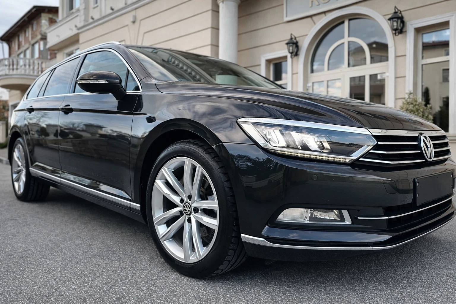 VW Passat HIGHLINE::DIGITAL::DSG::DISTRONIK::ALCANTARA::, снимка 6 - Автомобили и джипове - 54156329