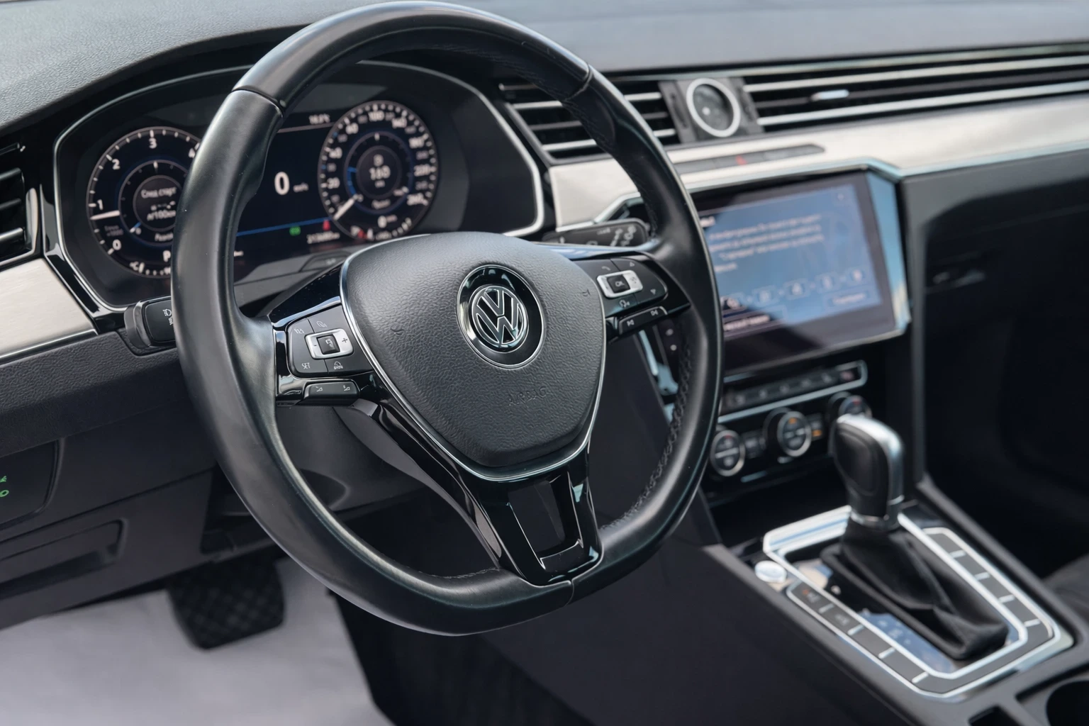 VW Passat HIGHLINE::DIGITAL::DSG::DISTRONIK::ALCANTARA::, снимка 8 - Автомобили и джипове - 54156329