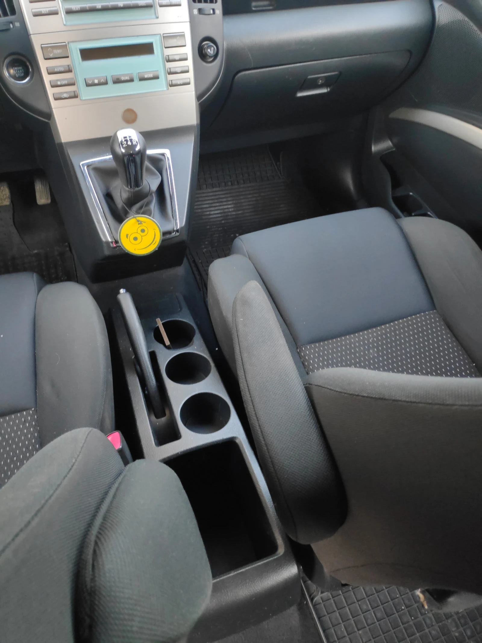 Toyota Corolla verso, снимка 13 - Автомобили и джипове - 54179046