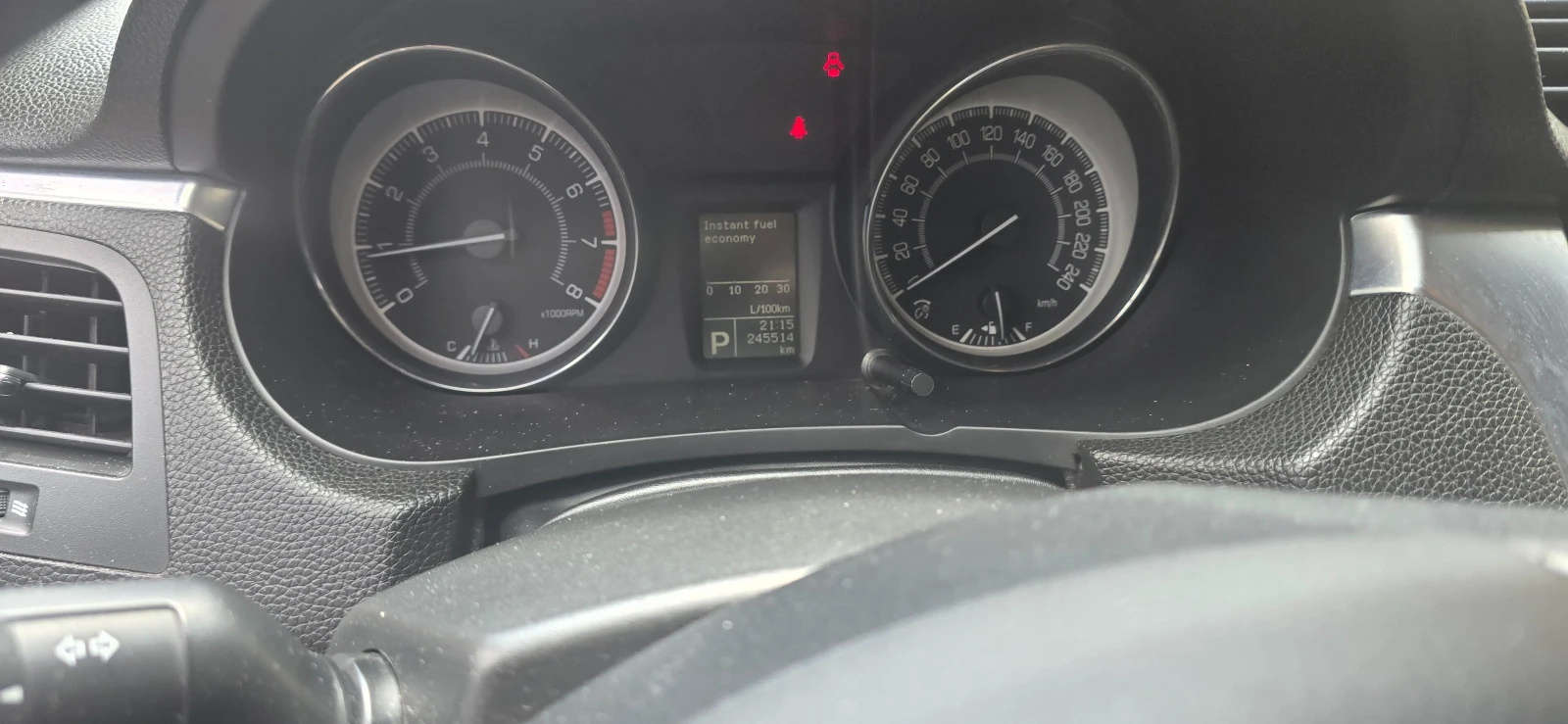 Suzuki Kizashi, снимка 11 - Автомобили и джипове - 54729387