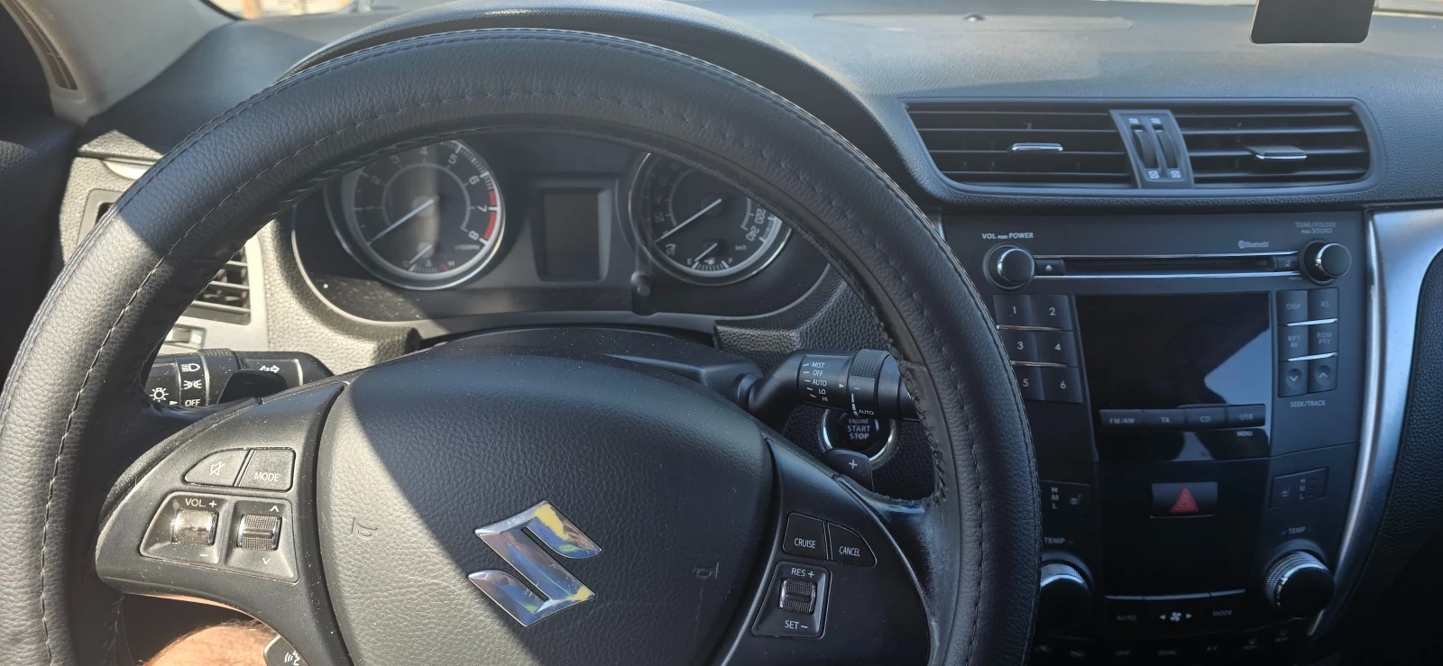 Suzuki Kizashi, снимка 5 - Автомобили и джипове - 54729387
