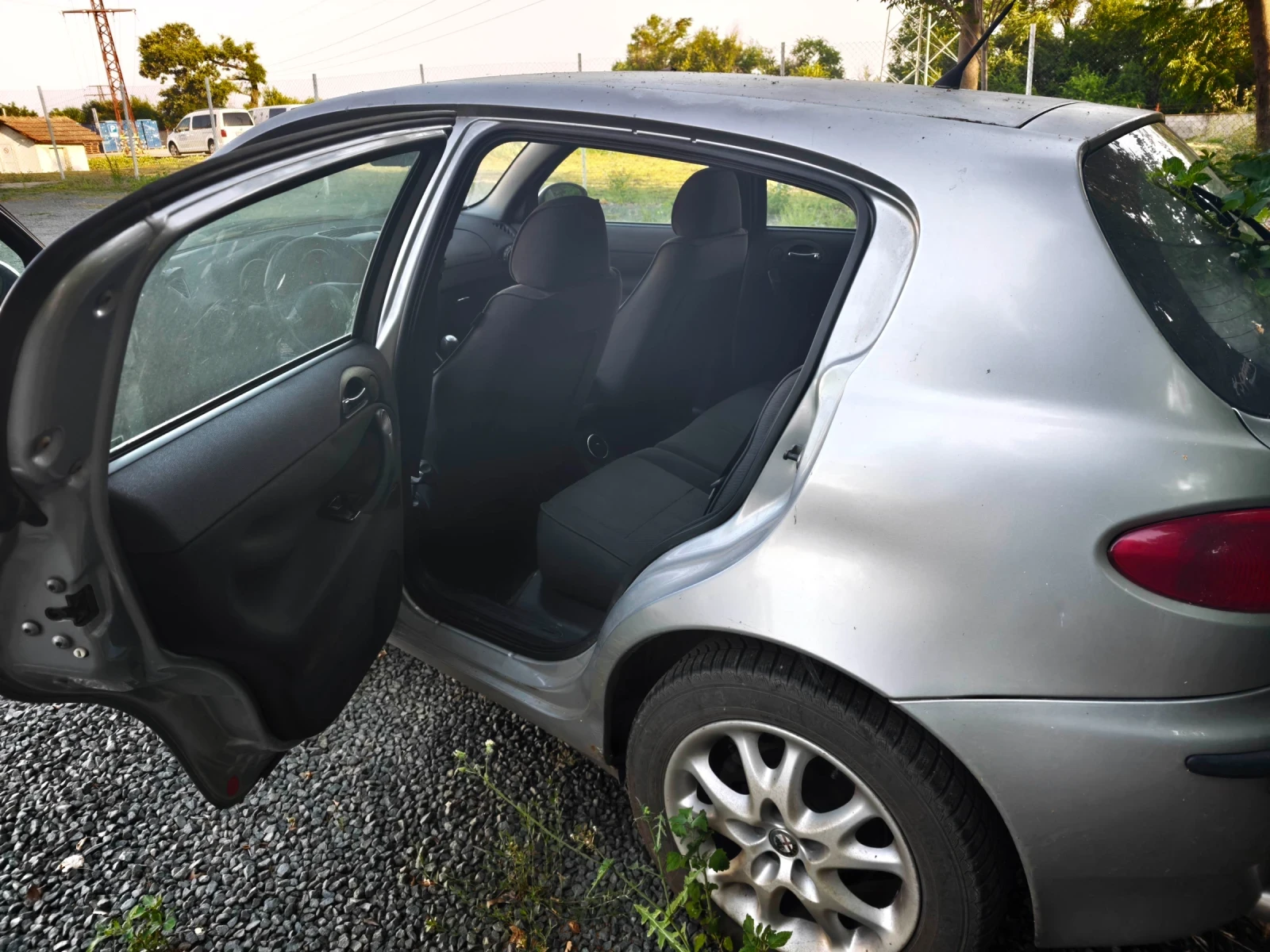 Alfa Romeo 147, снимка 8 - Автомобили и джипове - 55107800