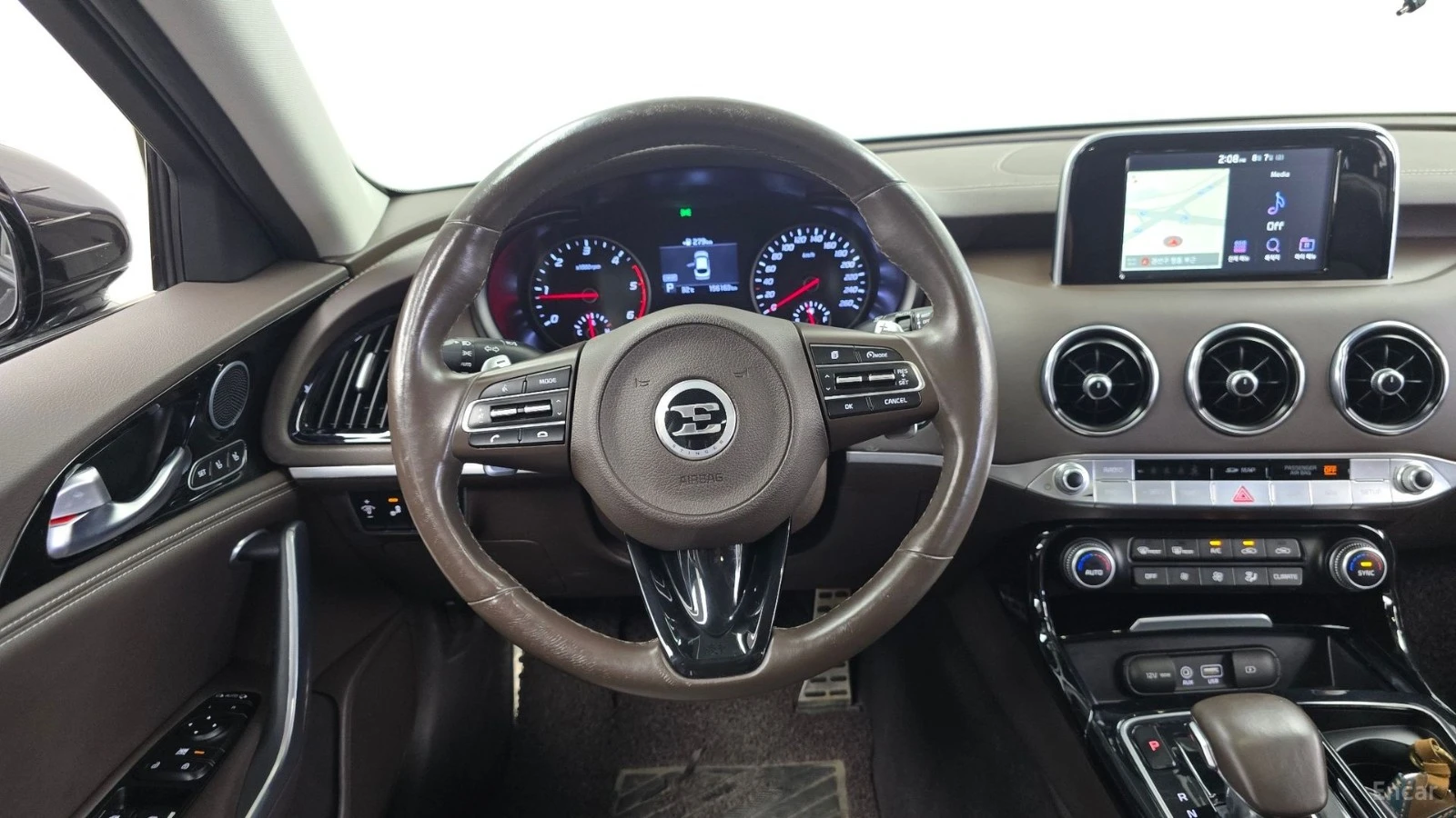 Kia Stinger 2.2* PLATINUM* ОБДУХВАНЕ* ПОДГРЕВ* 4 ПОДГРЕВА* CAM, снимка 13 - Автомобили и джипове - 55639001