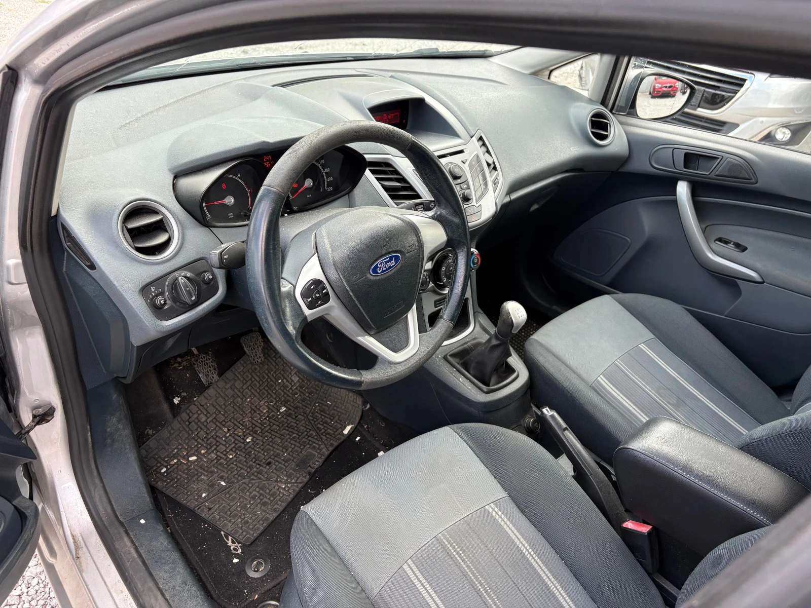 Ford Fiesta 1.4TDCI/Климатик, снимка 8 - Автомобили и джипове - 55927810