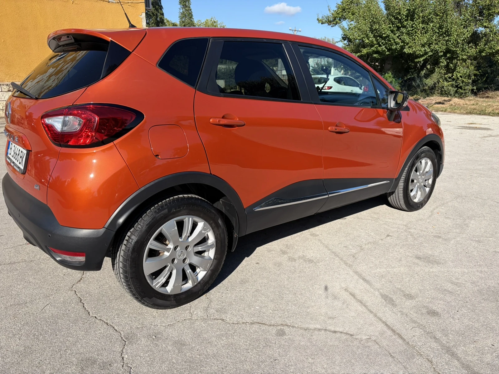 Renault Captur 1, 5dci, снимка 4 - Автомобили и джипове - 56118137