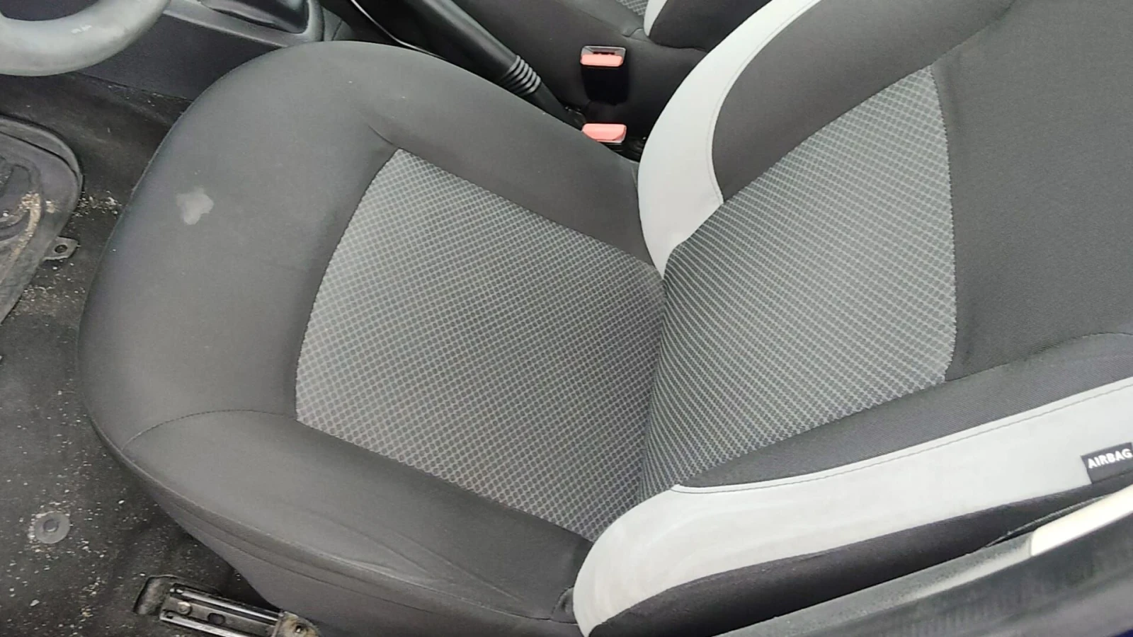 Dacia Sandero 1.2 Бензин Газ, снимка 4 - Автомобили и джипове - 56496212