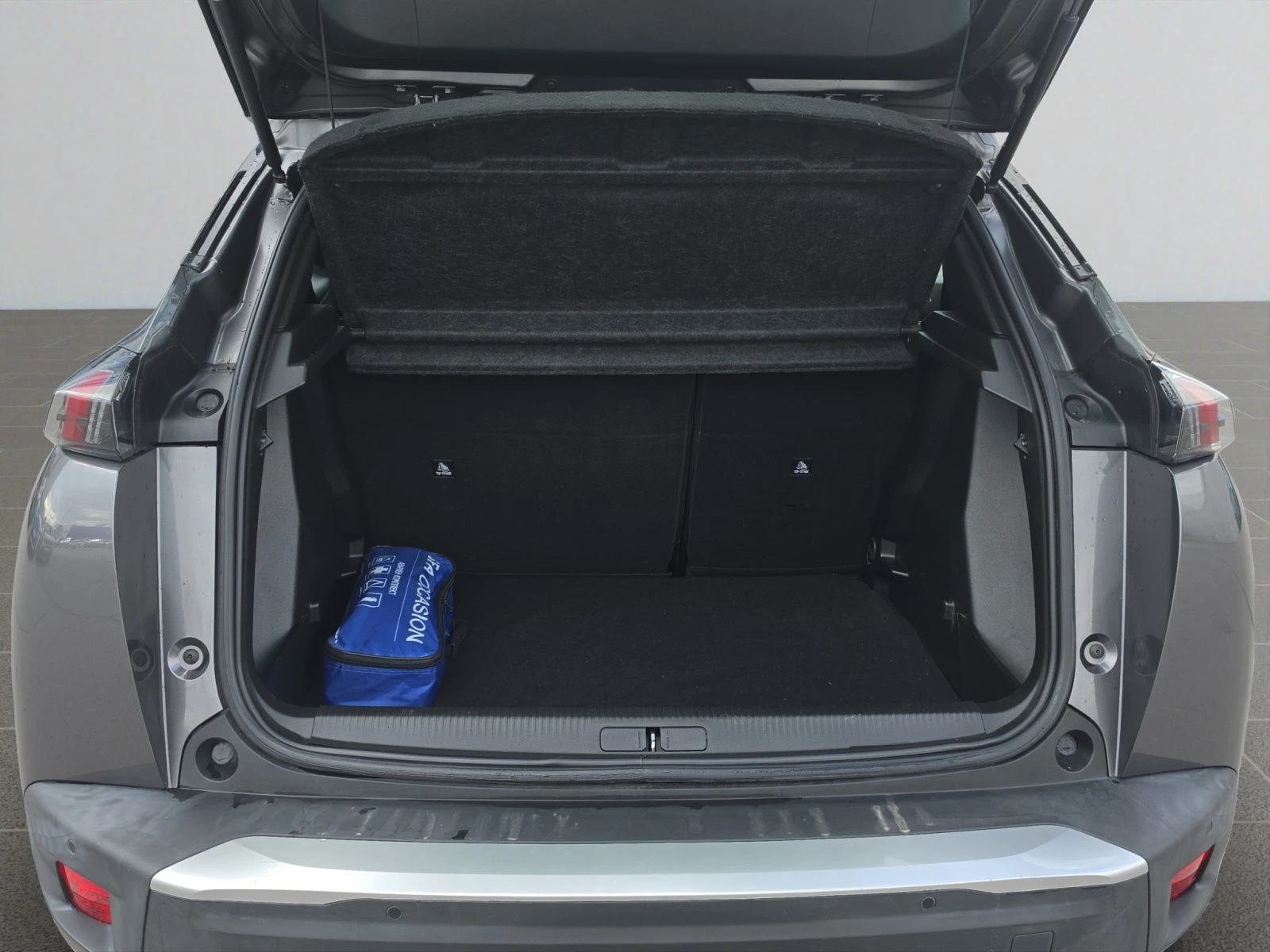 Peugeot 2008 ALLURE 1.5 BlueHDi 130 EAT8 EURO 6.4//2111R15 | Mobile.bg � ����������� 13